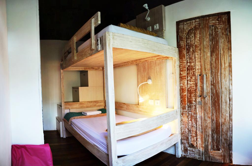 Nau Here Hostel Kuta Lombok Kültér fotó