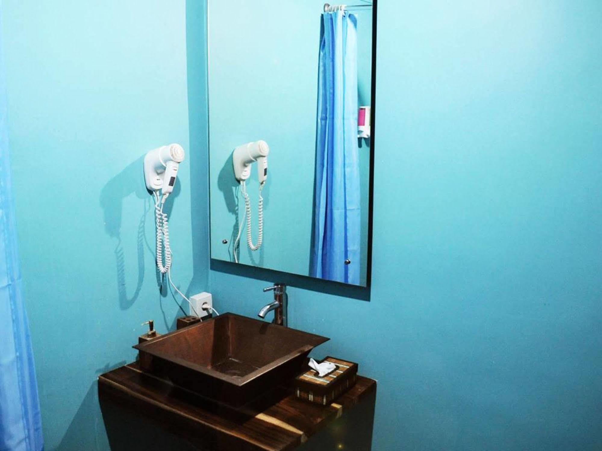 Nau Here Hostel Kuta Lombok Kültér fotó