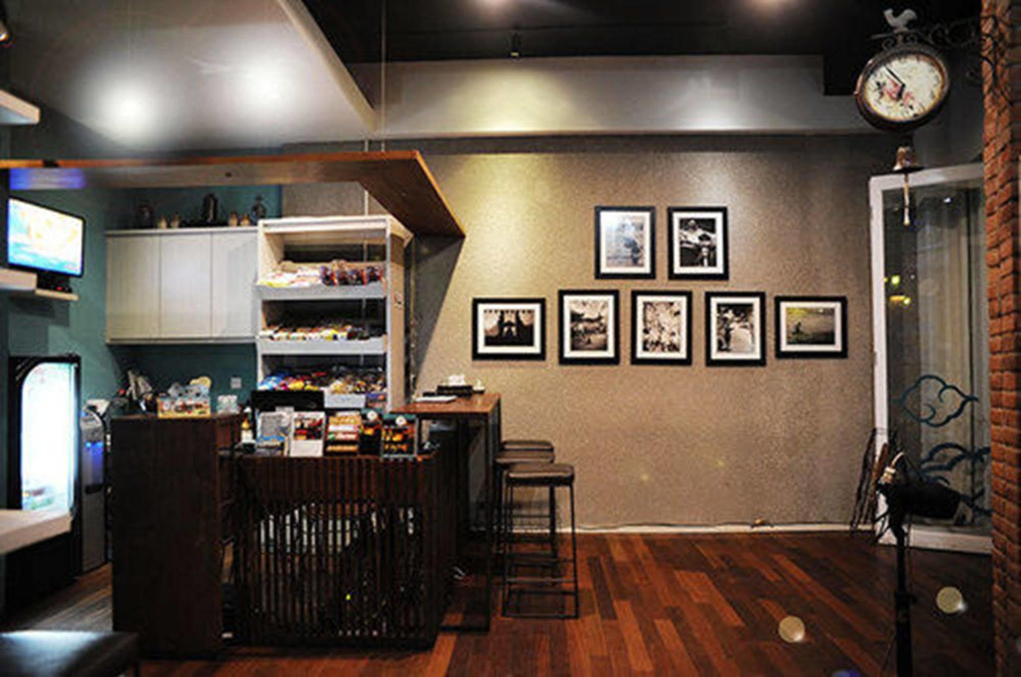 Nau Here Hostel Kuta Lombok Kültér fotó
